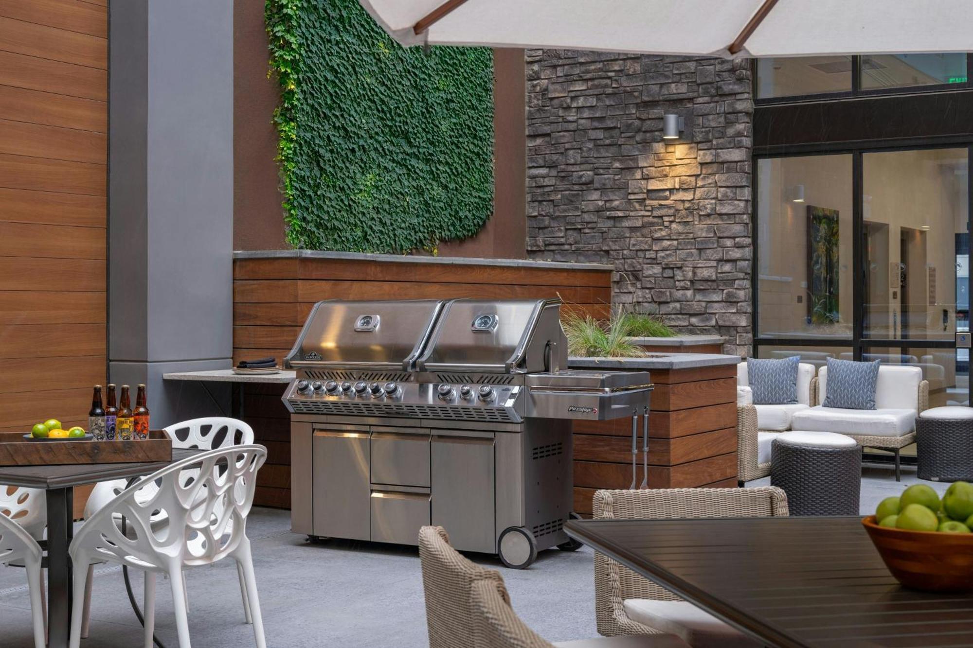 Springhill Suites By Marriott Colorado Springs Downtown Exterior photo